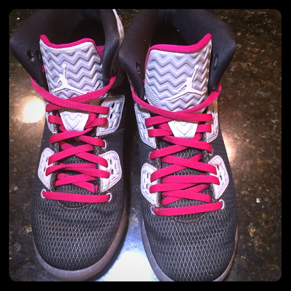 Girls ya dig BK NY Jordans. Size 6Y